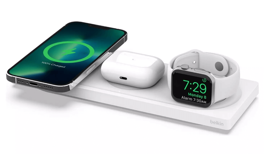 The-Ultimate-Guide-to-MagSafe-Wireless-Charging-for-iPhone-12-Users-in-the-UK.